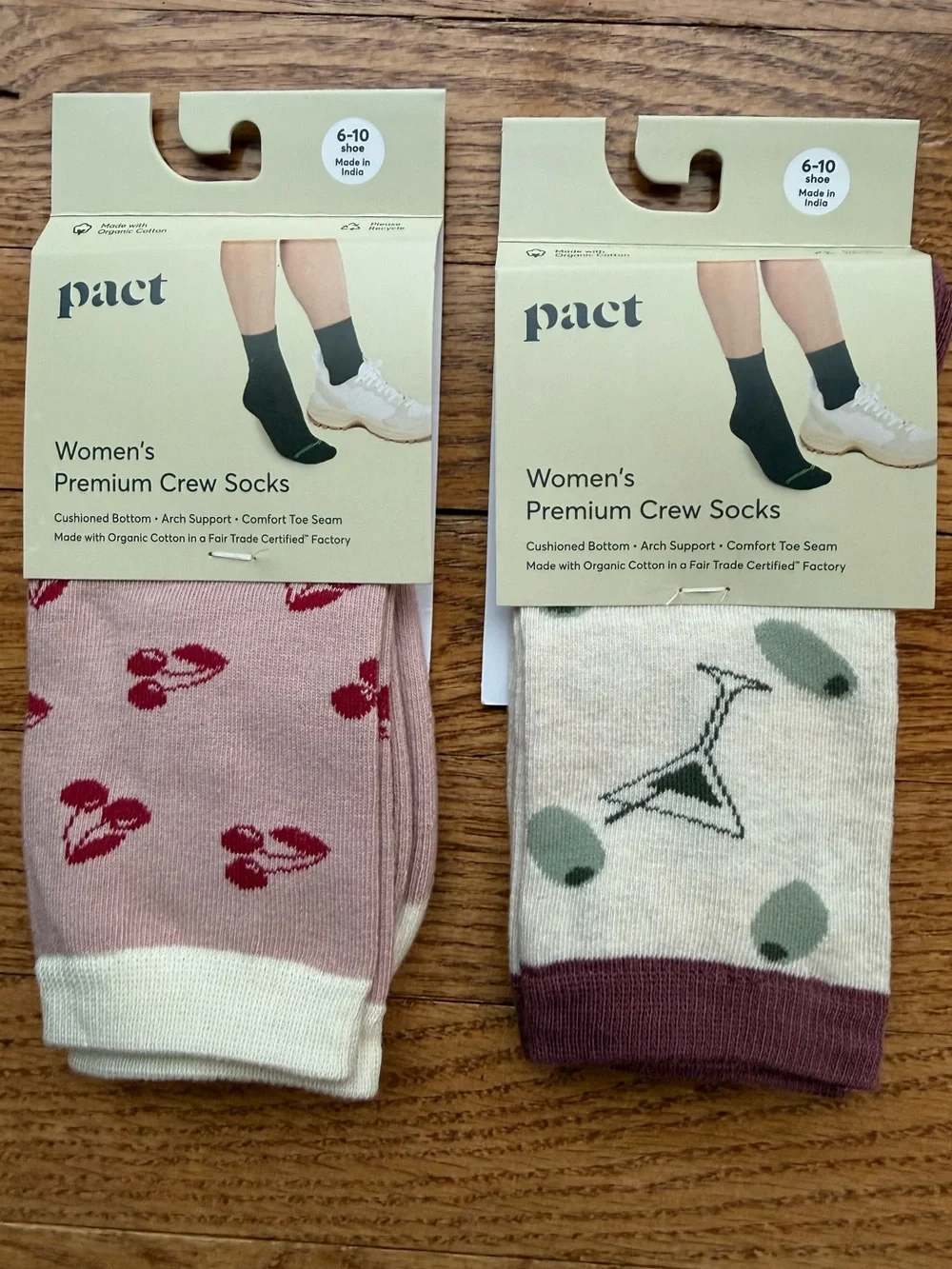 NWT 2 pairs Pact Women’s Crew Socks Shoe size: 6-10